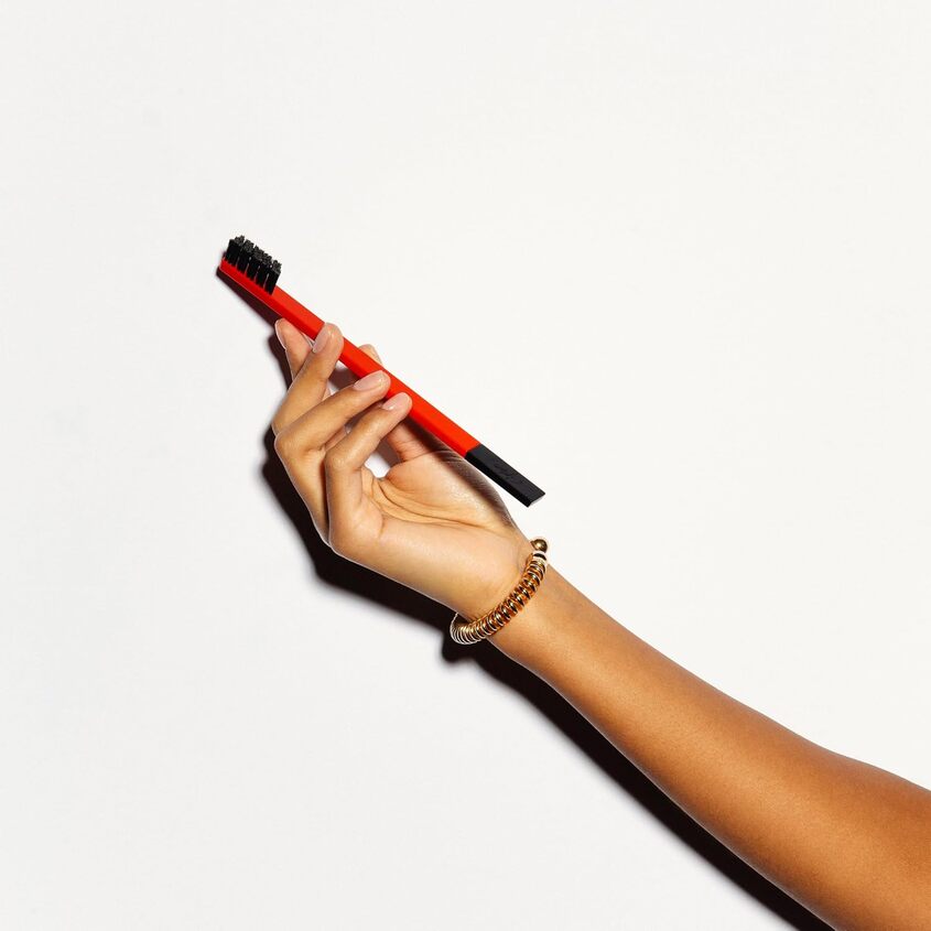 APRIORI SLIM SCARLET ECLIPSE MEDIUM TOOTHBRUSH