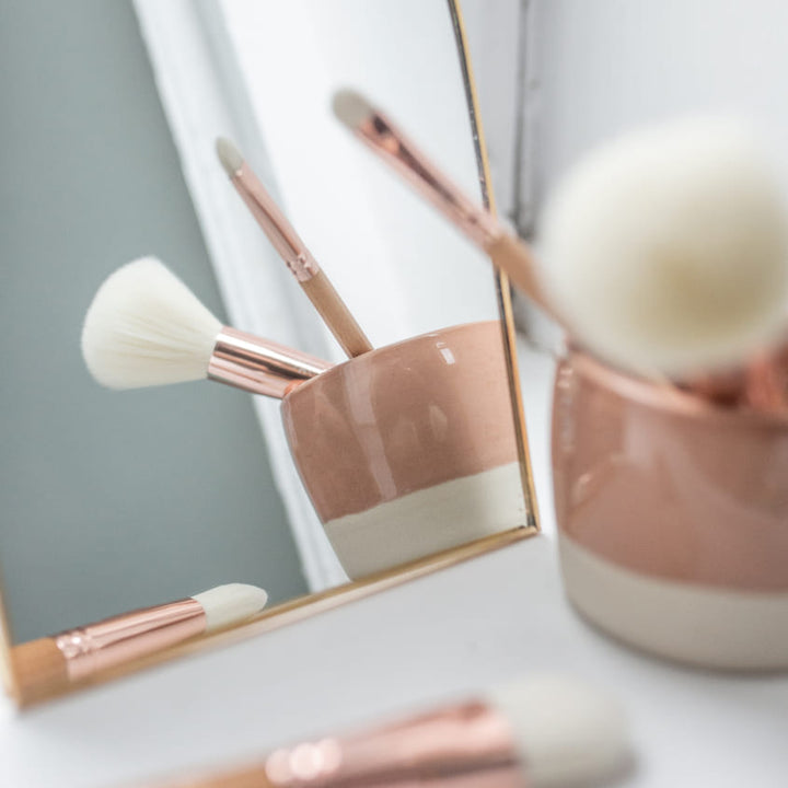 POWDER BRUSH