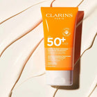 CLARINS كلارنس واقي الشمس للجسم حماية عالية إس بي إف50+، 150 مل – توصيل مجاني