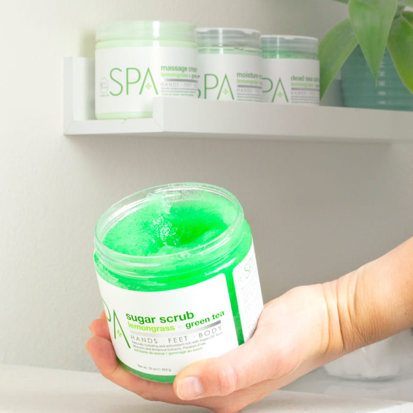 مقشر اليدين والقدمين والجسم بخلاصة الليمون والشاي الأخضر