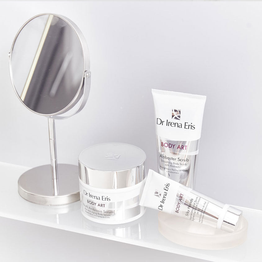 DR IRENA ERIS كريم اليدين الحريري المجدد والمفتح للبقع من Body Art SPF 20