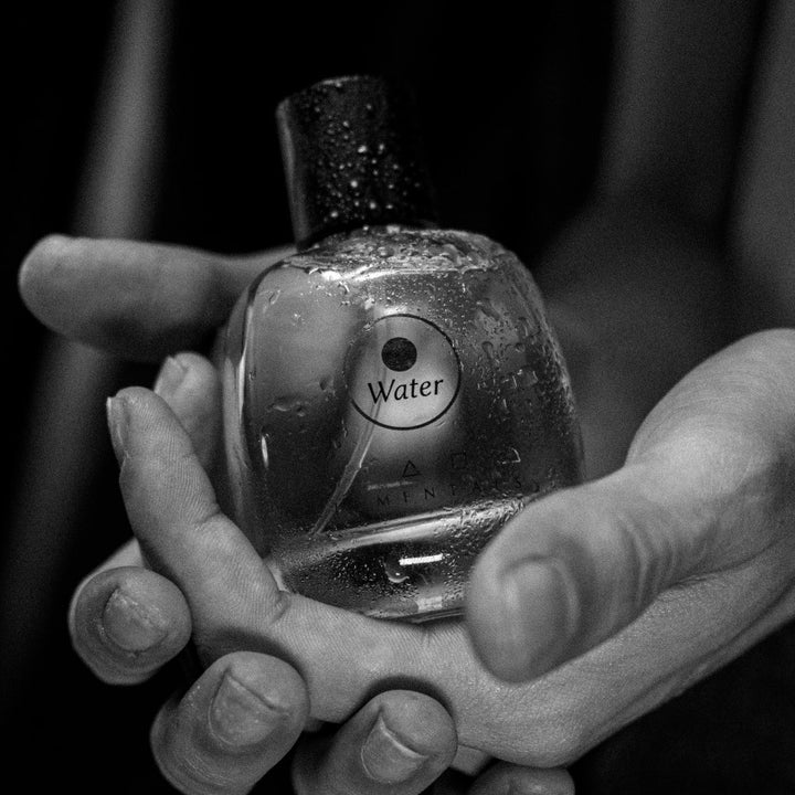 عطر للجنسين ماء