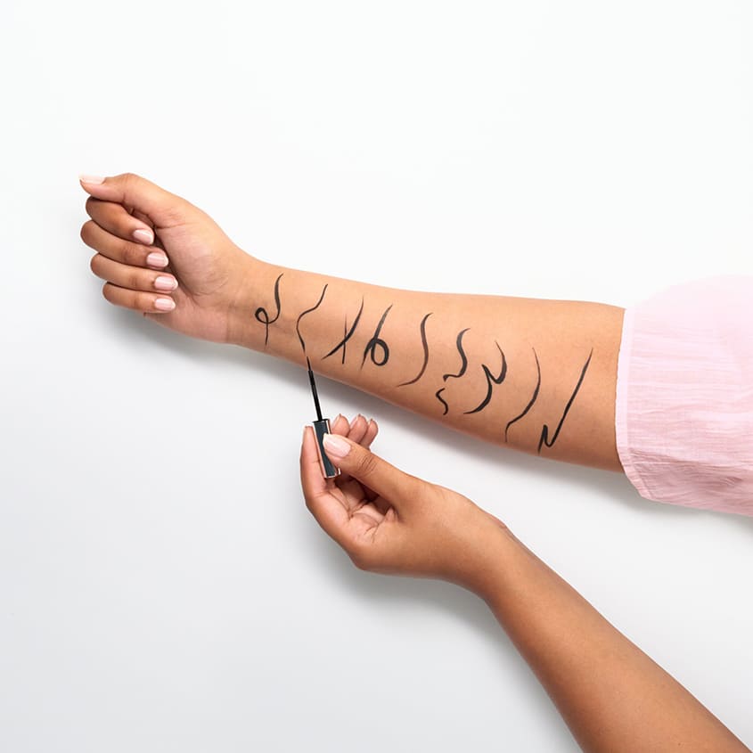 ESSENCE إيسنس ليكويد إنك آيلاينر، رقم 01 بلاك، 3 مل – متجر إلكتروني