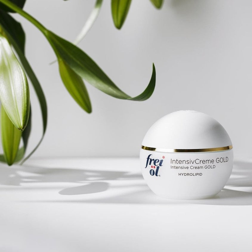 Intensive Action Face Cream with Jojoba Oil and Vitamins C and A