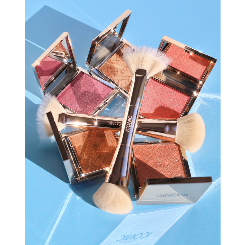 ICONIC LONDON CHEEK GLOW BRUSH – online store