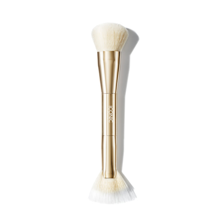 Makeup accessories CHEEK GLOW BRUSH
