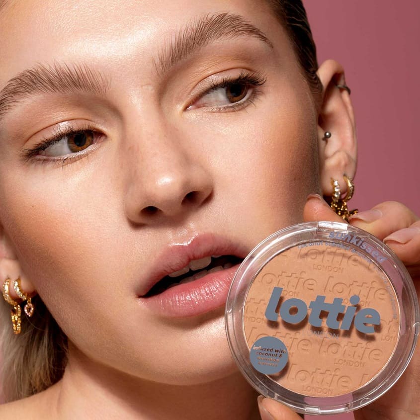 SUNKISSED COCONUT BRONZER SUNCATCHER 8G
