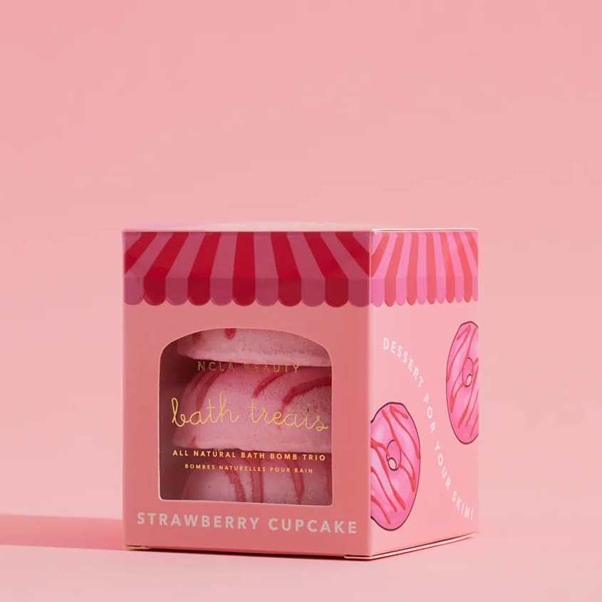 NCLA BEAUTY إن سي إل إيه بيوتي نكهات كعكة الفراولة ثلاثي قنابل الاستحمام، 3*65 جرام – توصيل مجاني