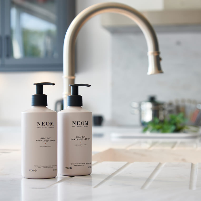 NEOM ORGANICS BODY AND HAND LOTION GREAT DAY 300ML – online store