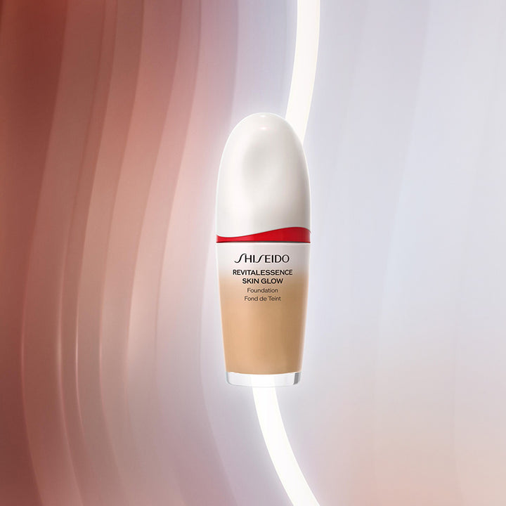 Revitalessence Skin Glow Foundation SPF 30