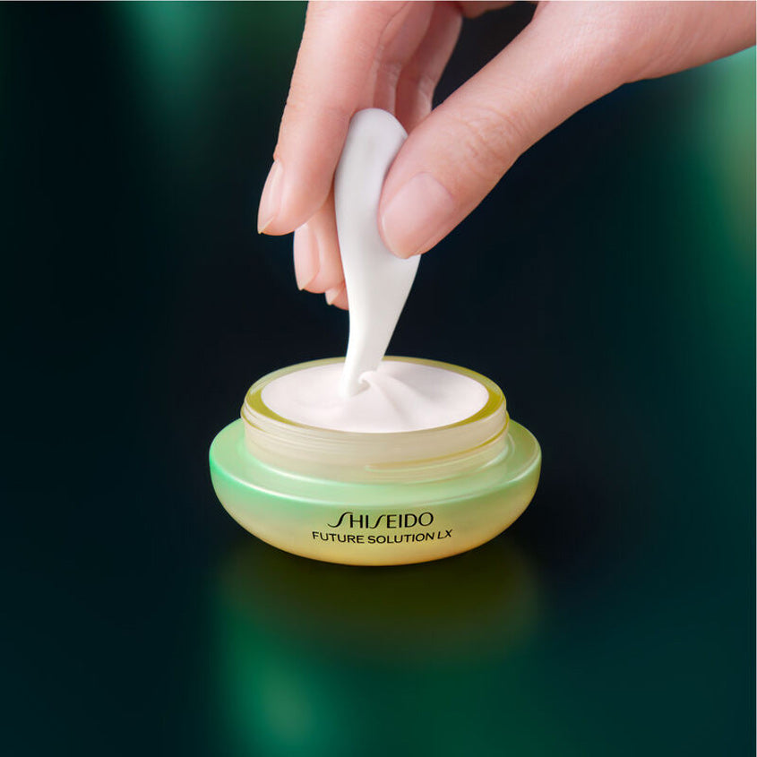 كريم العيون الأسطوري Future Solution LX Enmei Ultimate Brilliance