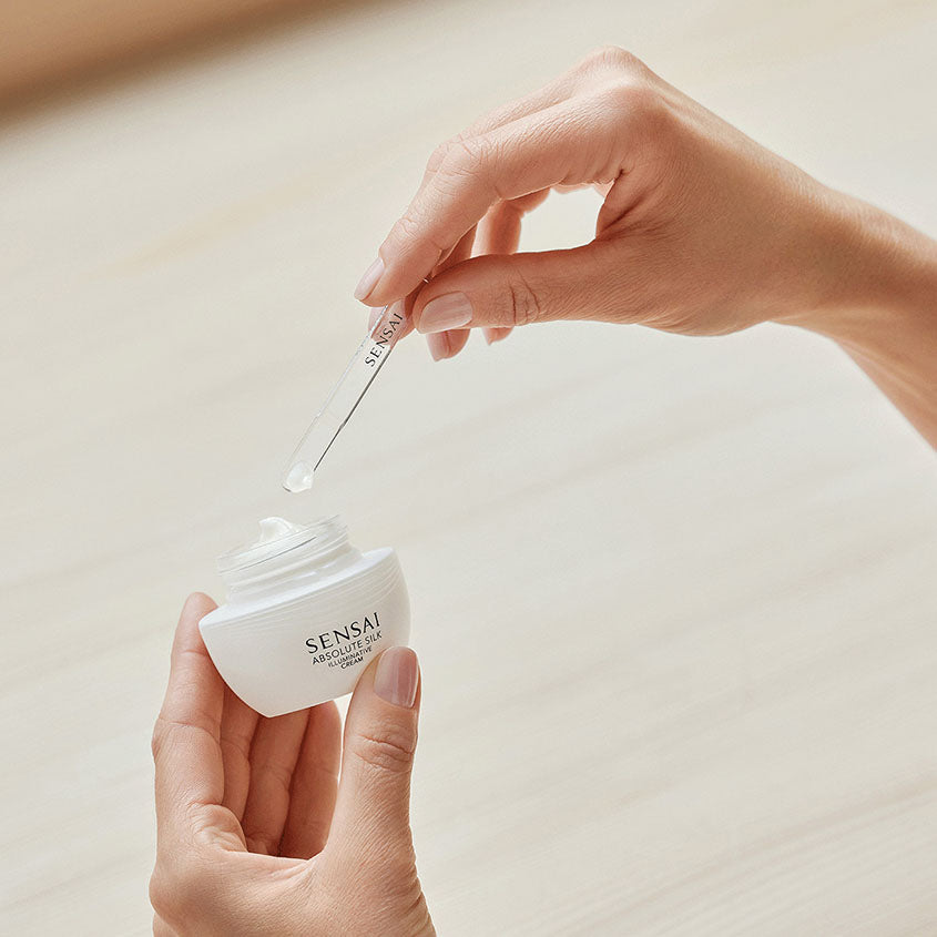SENSAI ABSOLUTE SILK ILLUMINATIVE CREAM – صورة 8