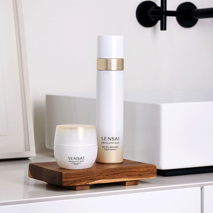 SENSAI ABSOLUTE SILK ILLUMINATIVE CREAM