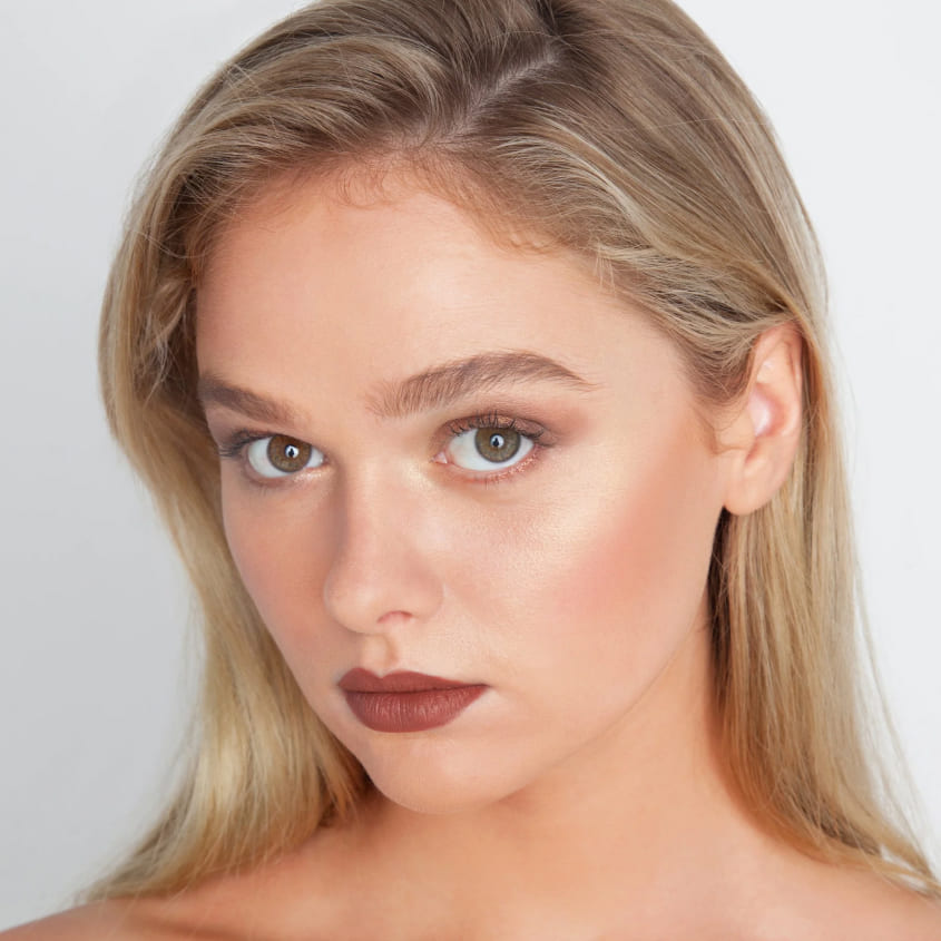 THEBALM مصحح الوجه البرونزي باهاما ماما من ذا بالم
